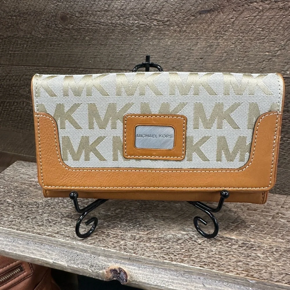 Michael Kors Jet Set Trifold Wallet – Camel Leather & Signature MK Canvas
